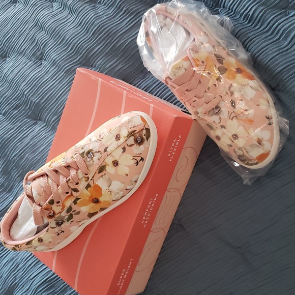 Easy Spirit Shoes New In Box So Cute Easy Spirit Canvas Shoes